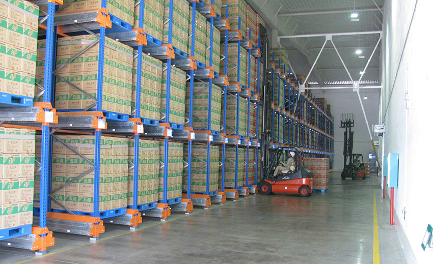 能达穿梭式货架